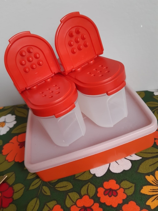 Retro Tupperware Spice Shaker Set with Storage Box - Picture 2 of 5